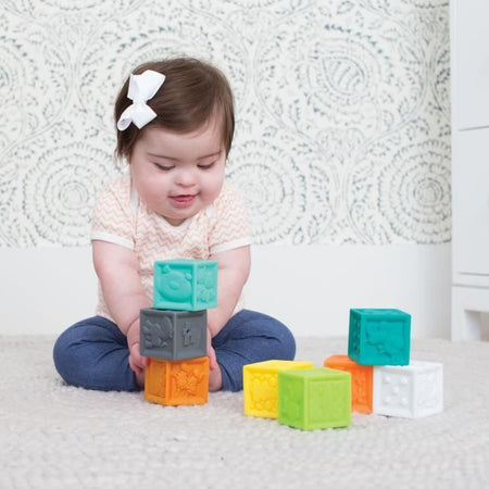 INFANTINO Senso Set di 8 palline morbide, 8 cubi sensoriali e 4 irrigatori per animali