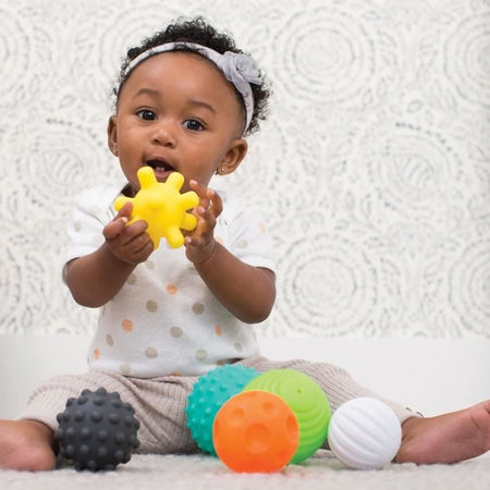 INFANTINO Senso Set di 8 palline morbide, 8 cubi sensoriali e 4 irrigatori per animali