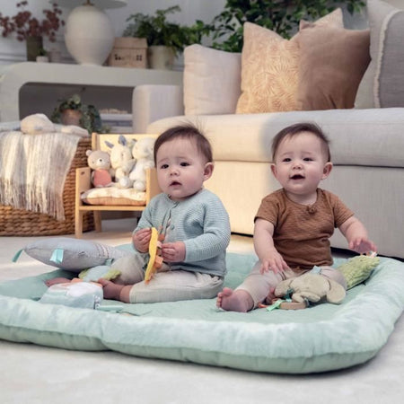Tappetino da gioco per bambini INGENUITY Calm Spring extra morbido con 6 giocattoli sensoriali staccabili