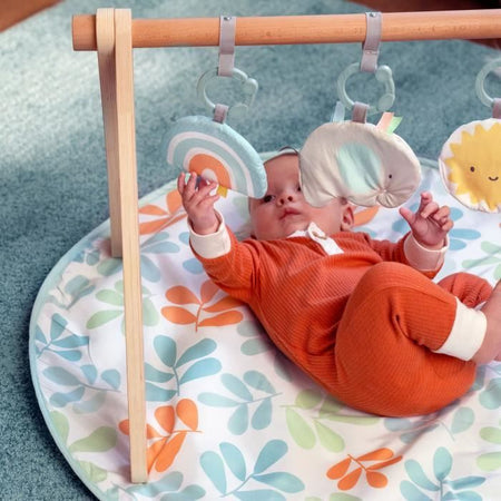 ITY di INGENUITY Tappetino da gioco Sun Valley con arco da gioco in legno, 3 giocattoli rimovibili, pieghevole, dalla nascita