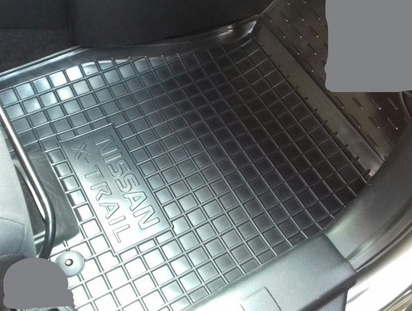Set tappetini di gomma su misura per Nissan X-Trail T31 SE, XE (2007-2013)