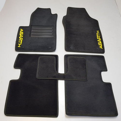 Set tappetini in moquette su misura per Fiat 500 Abarth
