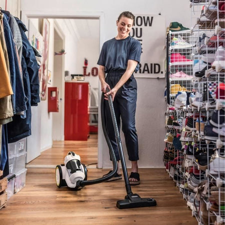 NEW KARCHER VC 3 - Aspirapolvere multiciclonico senza sacco senza sacco - 700 W - filtro HEPA 13 - silenzioso - tubo aspirazione 1,5 m