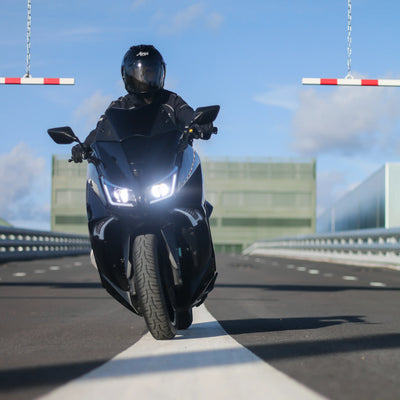 KIT LED H11 70W 9000LM CANBUS per T-MAX 530 – Abbagliante e Anabbagliante 6000K Bianco Ghiaccio – Compatibile senza Errori