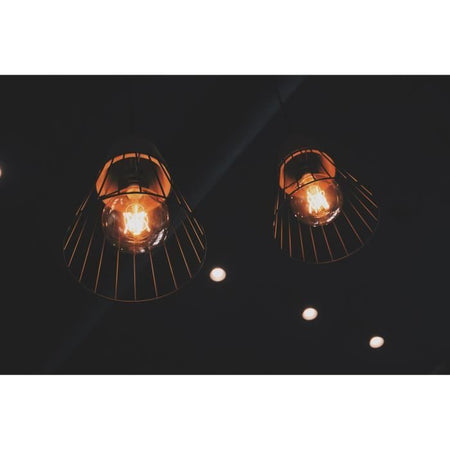 Lampadina connessa - KONYKS - Lampadina G80 stile Antalya E27 - Wifi + Bt - 7 W - Bianca orientabile - Compatibile con Alexa / Google Home