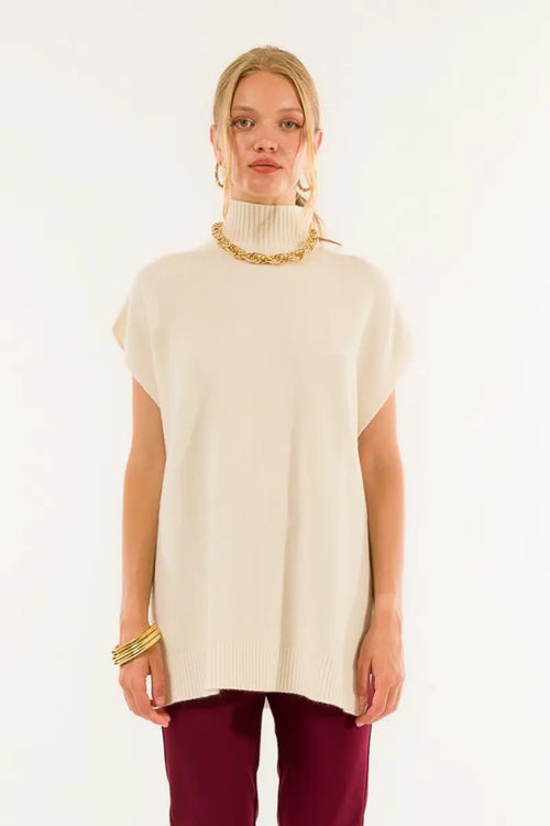 KONTATTO | Poncho dolcevita spacchi laterali