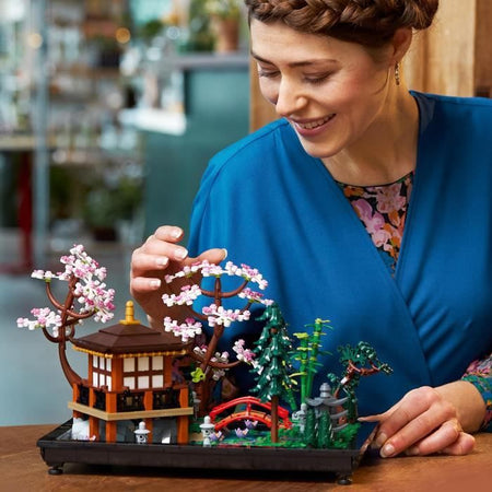 LEGO Icons 10315 Il Giardino pacifico, Kit di giardinaggio botanico Zen per adulti, Regalo per donne, uomini