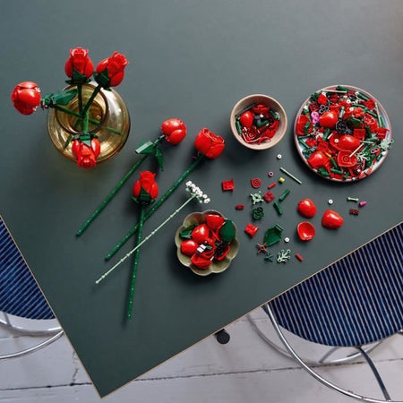 LEGO 10328 Icons Il Bouquet di Rose, Fiori Artificiali da Decorare, Regalo di San Valentino per Adulti