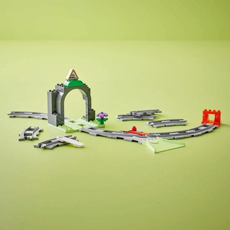 LEGO DUPLO My Town 10425 Set di espansione: binari del treno e tunnel - Giocattolo per bambini