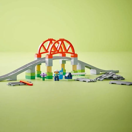 LEGO DUPLO My Town 10426 Set di espansione: binari del treno e ponte - Giocattoli per l'apprendimento precoce