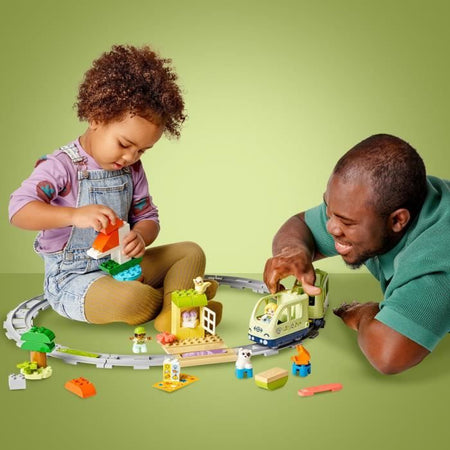 LEGO DUPLO My Town 10427 Treno delle avventure interattivo - Giocattoli per l'apprendimento precoce per bambini di 2 anni