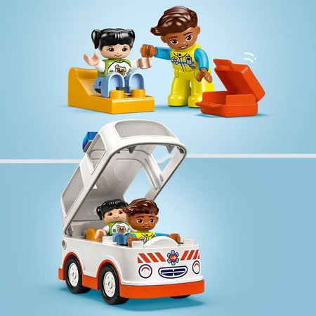 LEGO DUPLO 10447 L'ambulanza e l'autista - Giocattolo interattivo per bambini dai 2 anni in su