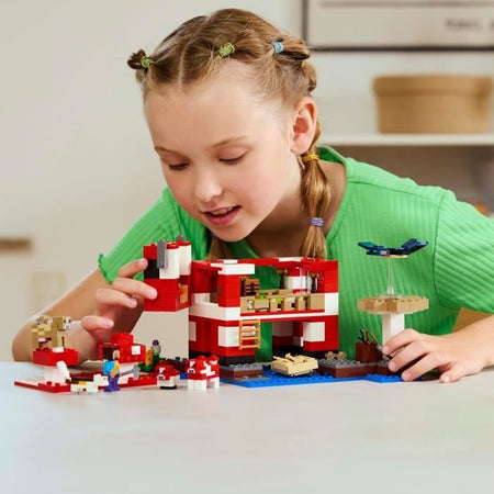 LEGO Minecraft 21270 The Mooshrooms House - Gioco di costruzione per bambine dagli 8 anni in su