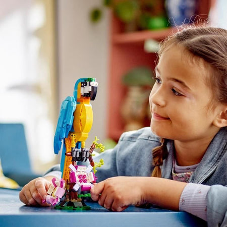 CREATORE LEGO 3-in-1 31136 pappagallo esotico, figurine per animali della giungla, con rana e pesce