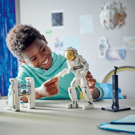 LEGO 31152 Creator Astronauta 3 in 1 nello spazio, Giocattolo costruibile con cane e Space Shuttle, Decorazione