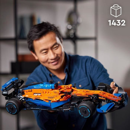 LEGO 42141 Technic La McLaren Formula 1 2022 Auto da Corsa, Modellino in Scala F1, Kit di Costruzione, Kit Modello per Adulti