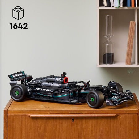 LEGO Technic 42171 Mercedes-AMG F1 W14 E Performance, replica, decorazione del desktop