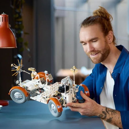 LEGO Technic 42182 Veicolo per l'esplorazione lunare Apollo della NASA - Rover spaziale LRV per adulti