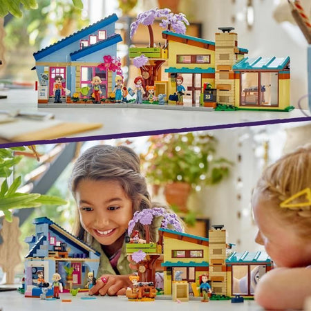 LEGO 42620 Friends Le case della famiglia di Olly e Paisley, bambola giocattolo con personaggi e accessori