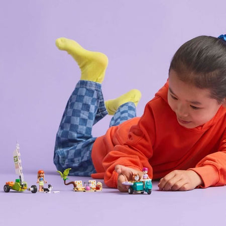 LEGO Friends 42641 Avventure con cani da surf e scooter - Giocattolo interattivo con Corgis
