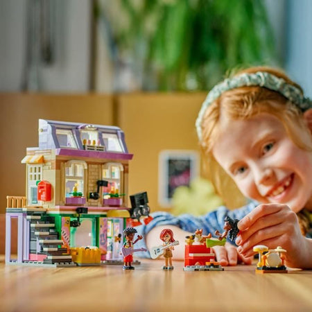 LEGO Friends 42653 Negozio di musica e appartamento - Playset per bambine dai 7 anni in su