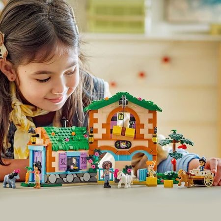 LEGO Friends 42654 Ranch e Scuderie dei Pony - Set di costruzioni per bambine dai 7 anni