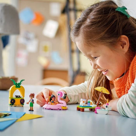 LEGO Friends 42658 Festa in piscina con unicorno e fenicotteri galleggianti, età 5 anni