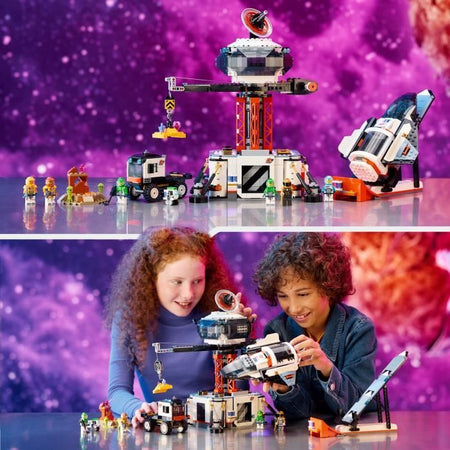 LEGO City Stazione Spaziale e Base di Lancio dei Razzi 60438 City, Giocattolo Spaziale, con Robot e 6 Minifigure