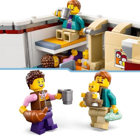 LEGO City 60454 Adventure Camper Van - Giocattolo da costruzione per bambini dai 6 anni in su