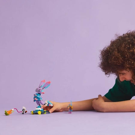 LEGO DREAMZzz 71490 Izzie e Bunchurro il Coniglio Giocatore - Giocattolo costruibile 3 in 1