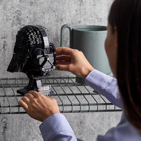 Elmo di Darth Vader  LEGO Star Wars  75304, set di costruzioni per adulti, modello da collezione, idea regalo