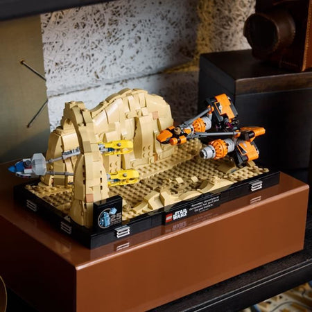 LEGO Star Wars 75380 Diorama della Gara dei Podracer di Mos Espa, Astronave
