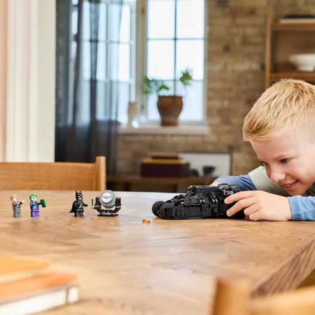 LEGO DC Batman 76303 Batmobile di Batman Tumbler contro Due Facce e Joker - Giocattolo