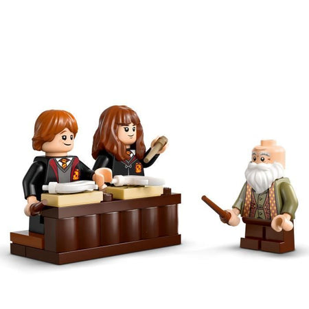 LEGO Harry Potter 76442 Castello di Hogwarts: Lezione di incantesimi - Giocattolo da collezione