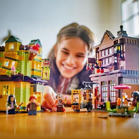 LEGO Harry Potter 76452 Negozio di accessori di Quidditch e Gelateria Gioco Età 8