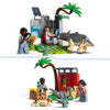 LEGO Jurassic World Centro di salvataggio per cuccioli di dinosauro, giocattolo con personaggi di triceratopo e velociraptor, 76963