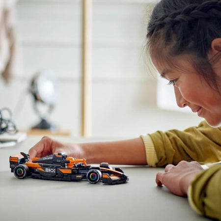 LEGO Speed Champions 77251 McLaren Team MCL38 F1 Car - Set di costruzione per 10 anni
