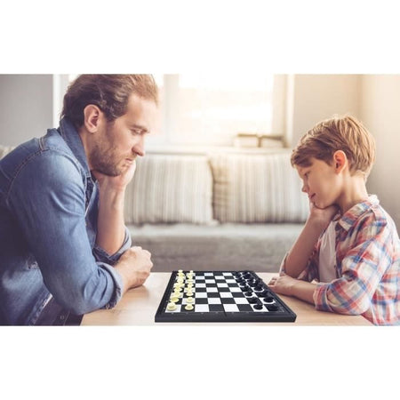 Gioco da tavolo magnetico - 8 giochi in 1 scatola