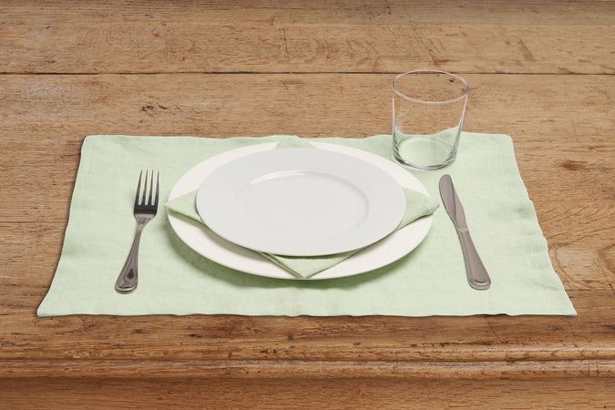 Set di 2 tovagliette americane coppia tovagliette 35 X 50 CM in 100% puro lino lavato delavè stone washed morbido resistente elegante made in italy VERDE MENTA - Vanita di raso