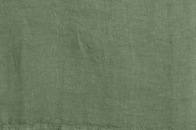 Runner da tavola in 100% puro lino lavato delavè stone washed morbido resistente elegante made in italy VERDE OLIVA - Vanita di raso