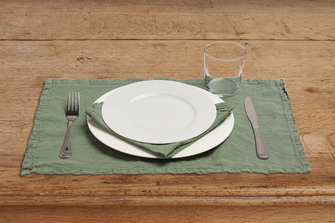 Set di 2 tovagliette americane coppia tovagliette 35 X 50 CM in 100% puro lino lavato delavè stone washed morbido resistente elegante made in italy VERDE OLIVA - Vanita di raso