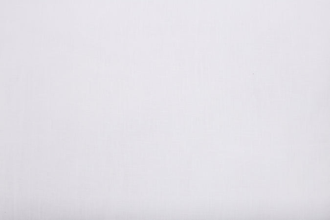 Federa con elegante iniziale ricamata in puro lino stonewashed Bianco