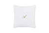 Cuscino Arredo con elegante iniziale ricamatain puro lino stone washed Bianco
