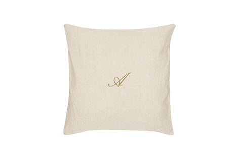 Cuscino Arredo con elegante iniziale ricamatain puro lino stone washed Bollito