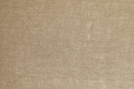 Cuscino Arredo con elegante iniziale ricamatain puro lino stonewashed Sabbia
