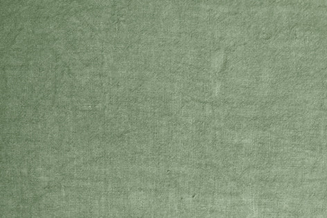 Cuscino Arredo con elegante iniziale ricamatain puro lino stonewashed Oliva