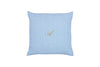 Cuscino Arredo con elegante iniziale ricamatain puro lino stonewashed Azzurro