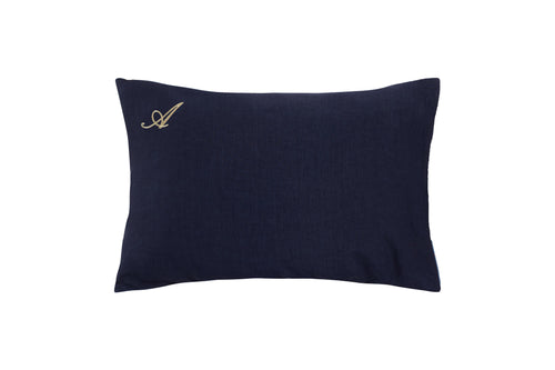 Federa con elegante iniziale ricamata in puro lino stonewashed Blu Notte