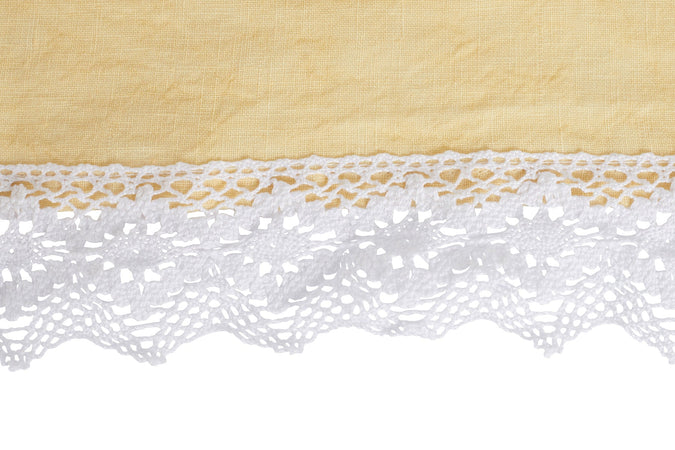 Tovaglia da tavola in 100% puro lino lavato delavè stone washed morbido resistente elegante made in italy Giallino con Dettagli in Pizzo