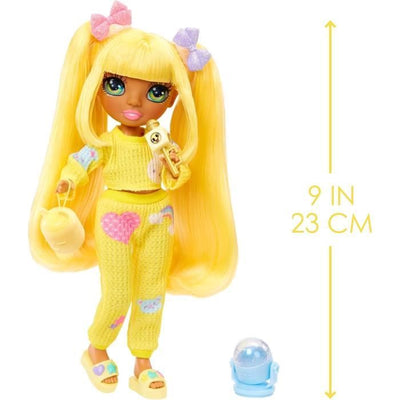 Junior High Pyjama Party - Bambola fashion articolata da 22 cm - Sunny (Giallo) - Molti accessori - da 4 anni